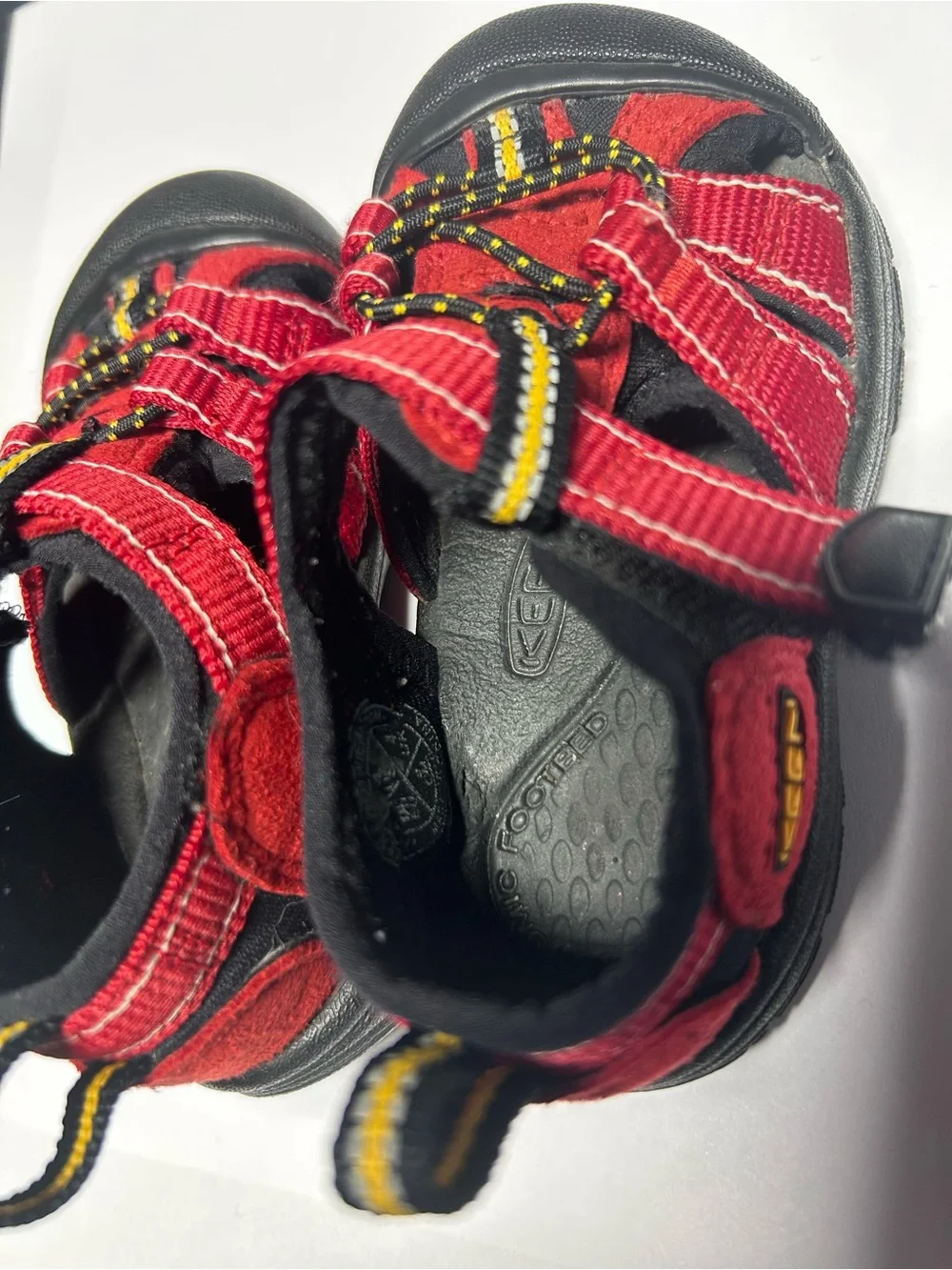 KEEN Newport H2 Toddler Sandals Size 4 Red Black Yellow Preowned Great Condition